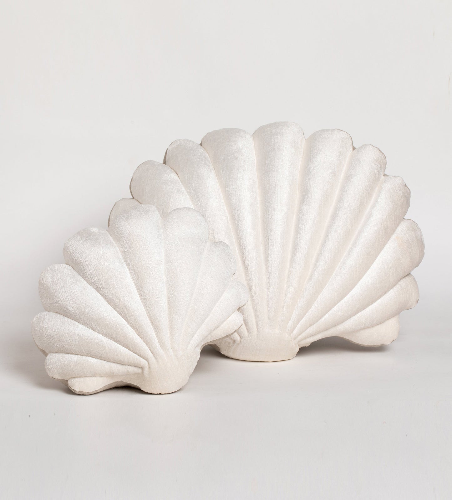 SHELL PILLOWS IN VELVET - WHITE CHALK