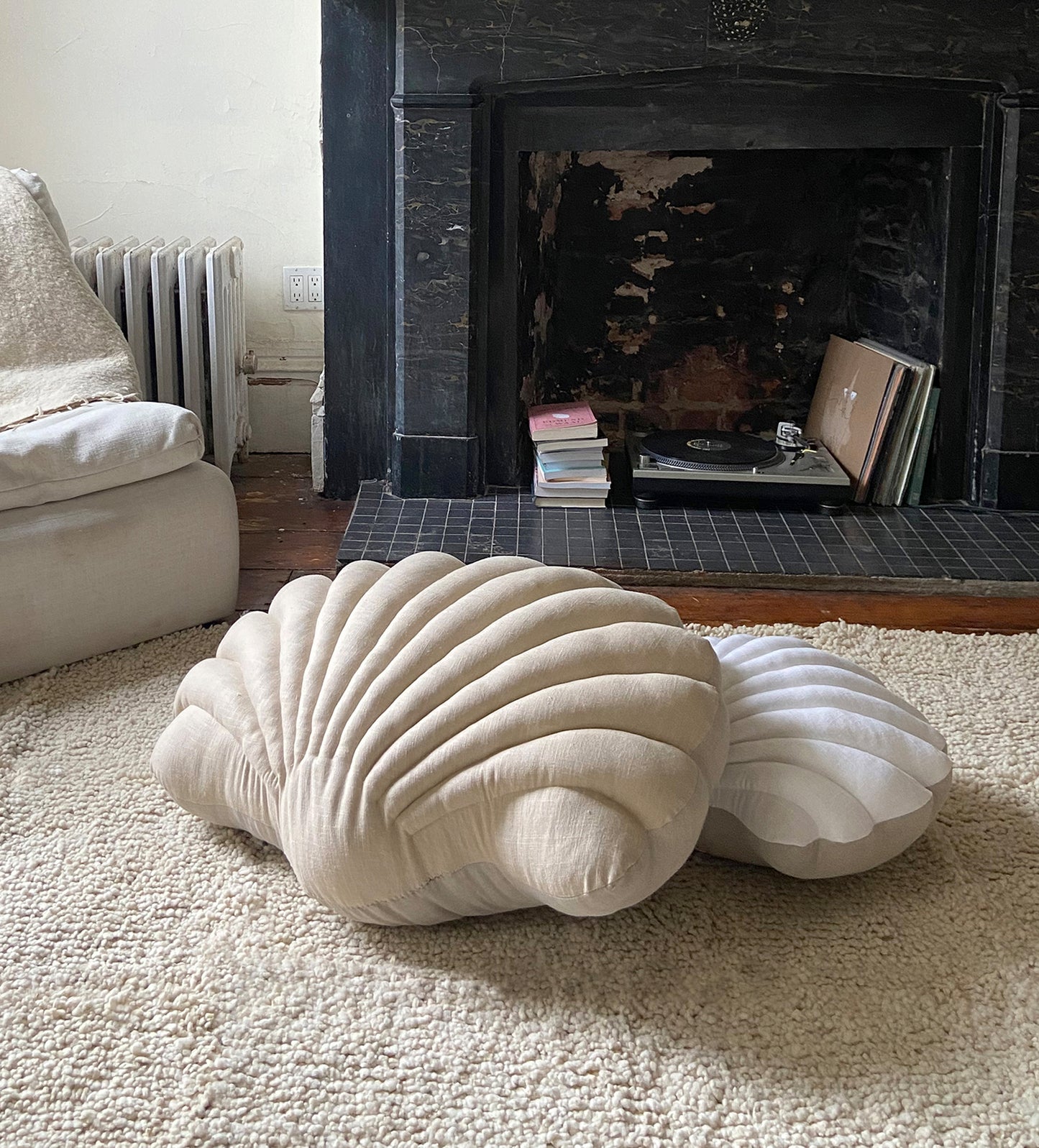 Floor shell pillow 