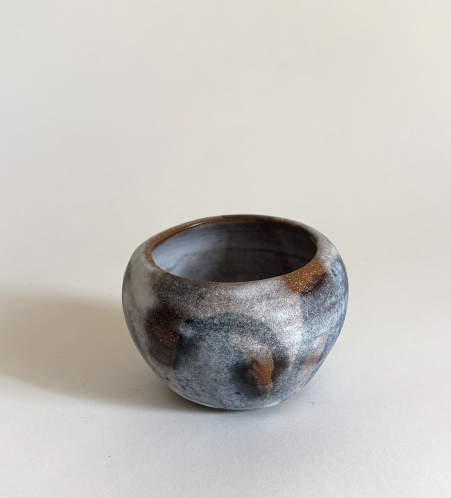 Black flower tiny vase