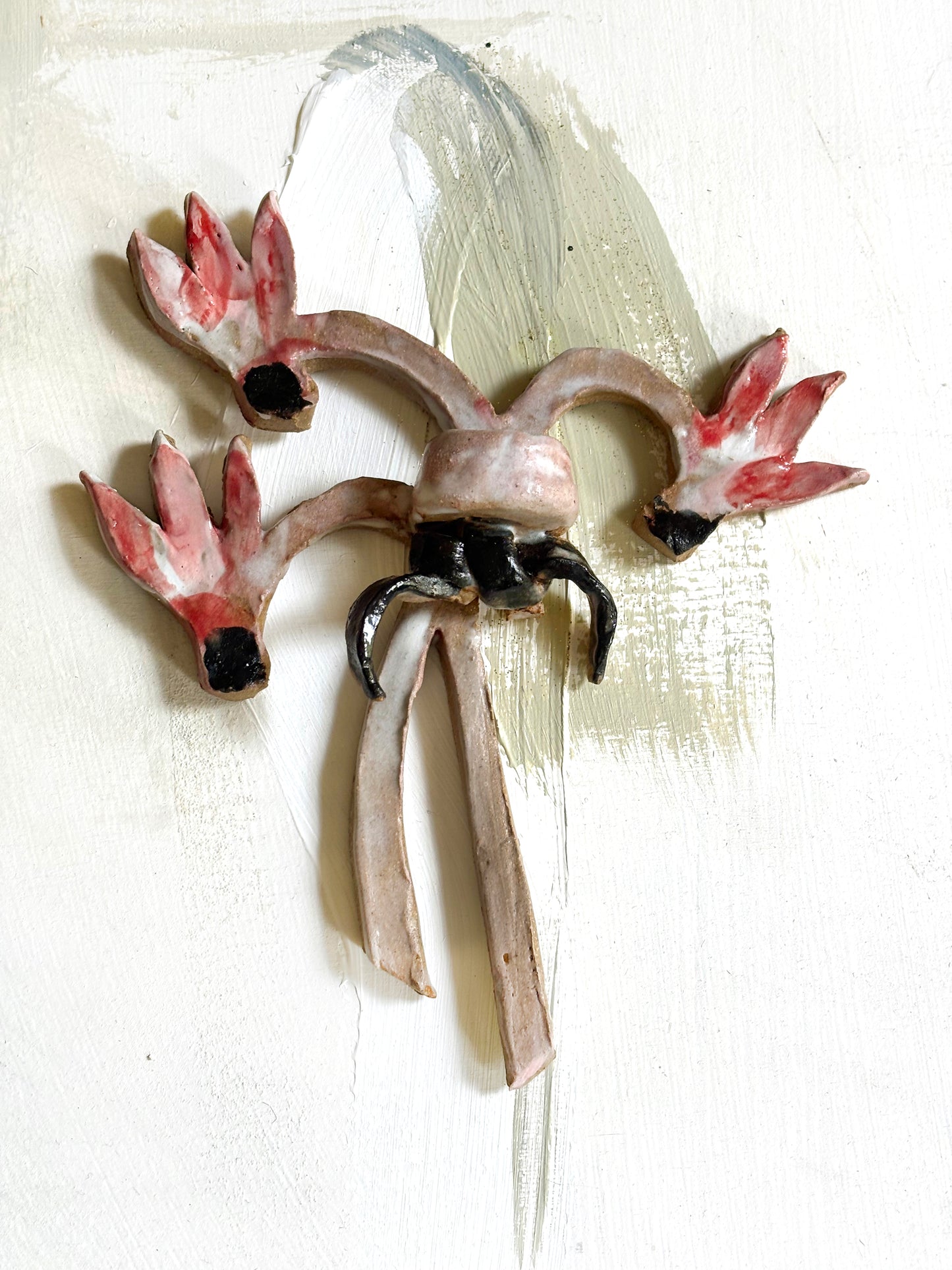 Cyclamens boutonniere wall candle holder