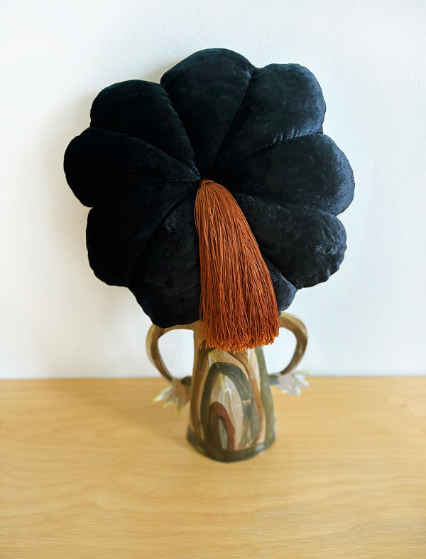 FULL BLOOM, black - BROWN TASSEL
