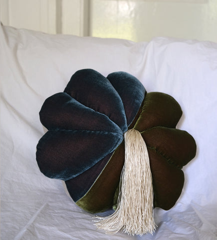 FULL BLOOM, MIX BLUE & OLIVE - SAGE TASSEL