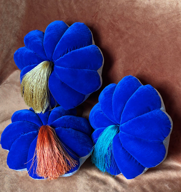 FULL BLOOM, BLUE - TURQUOISE OR ORANGE OR YELLOW TASSEL