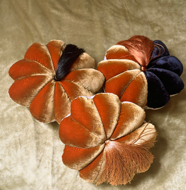 FULL BLOOM, OCHER & OCHRE / BLACK - OCHER OR BLACK TASSEL