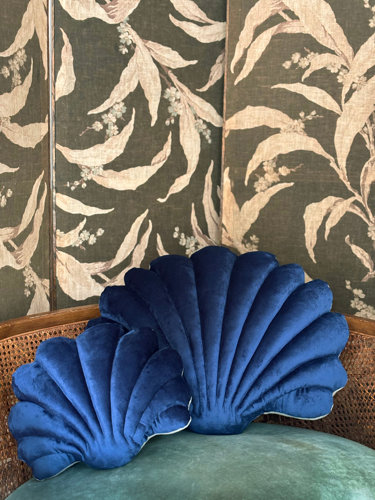 SHELL VELVET PILLOWS - MIDNIGHT BLUE