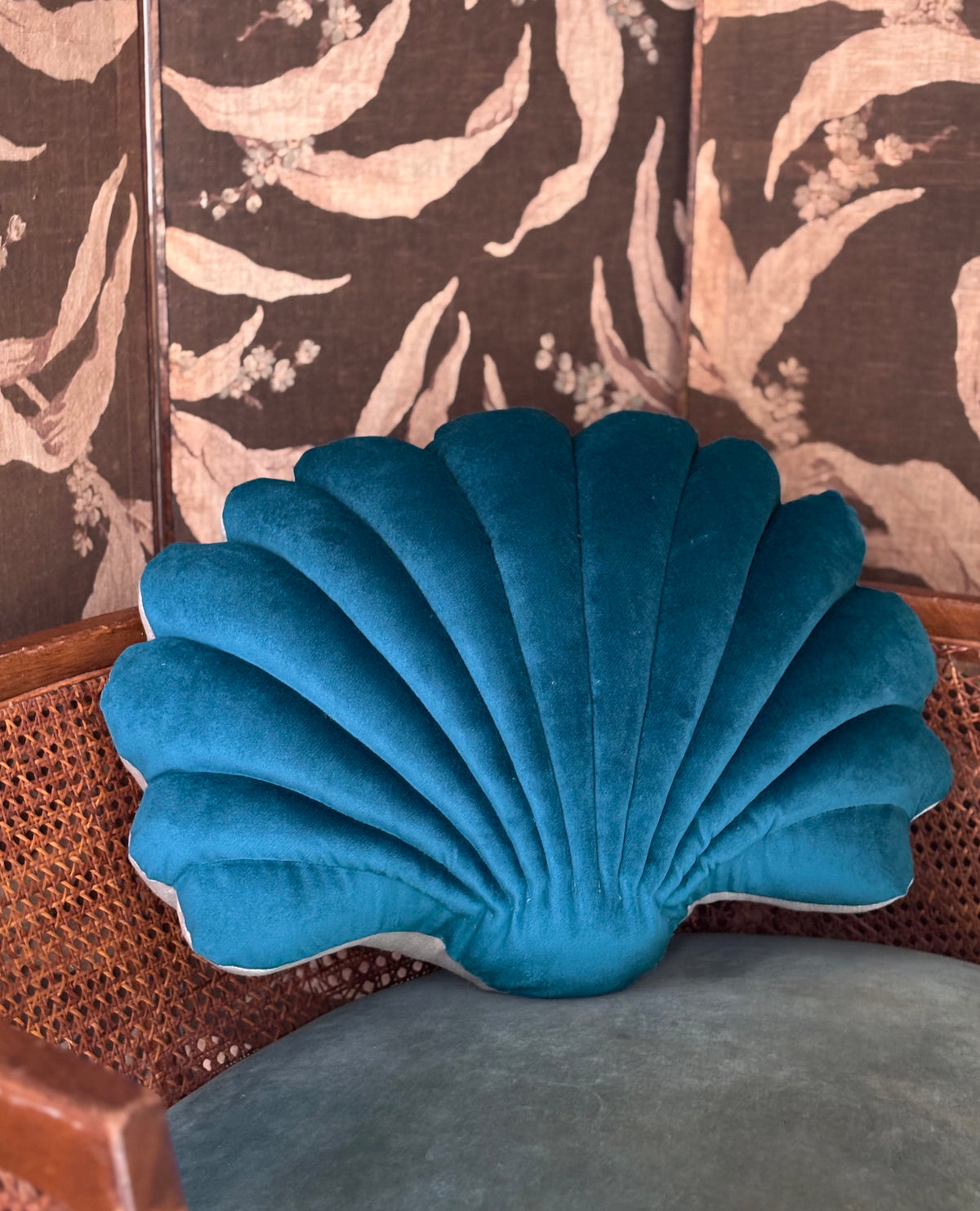 SHELL VELVET PILLOWS - PEACOCK