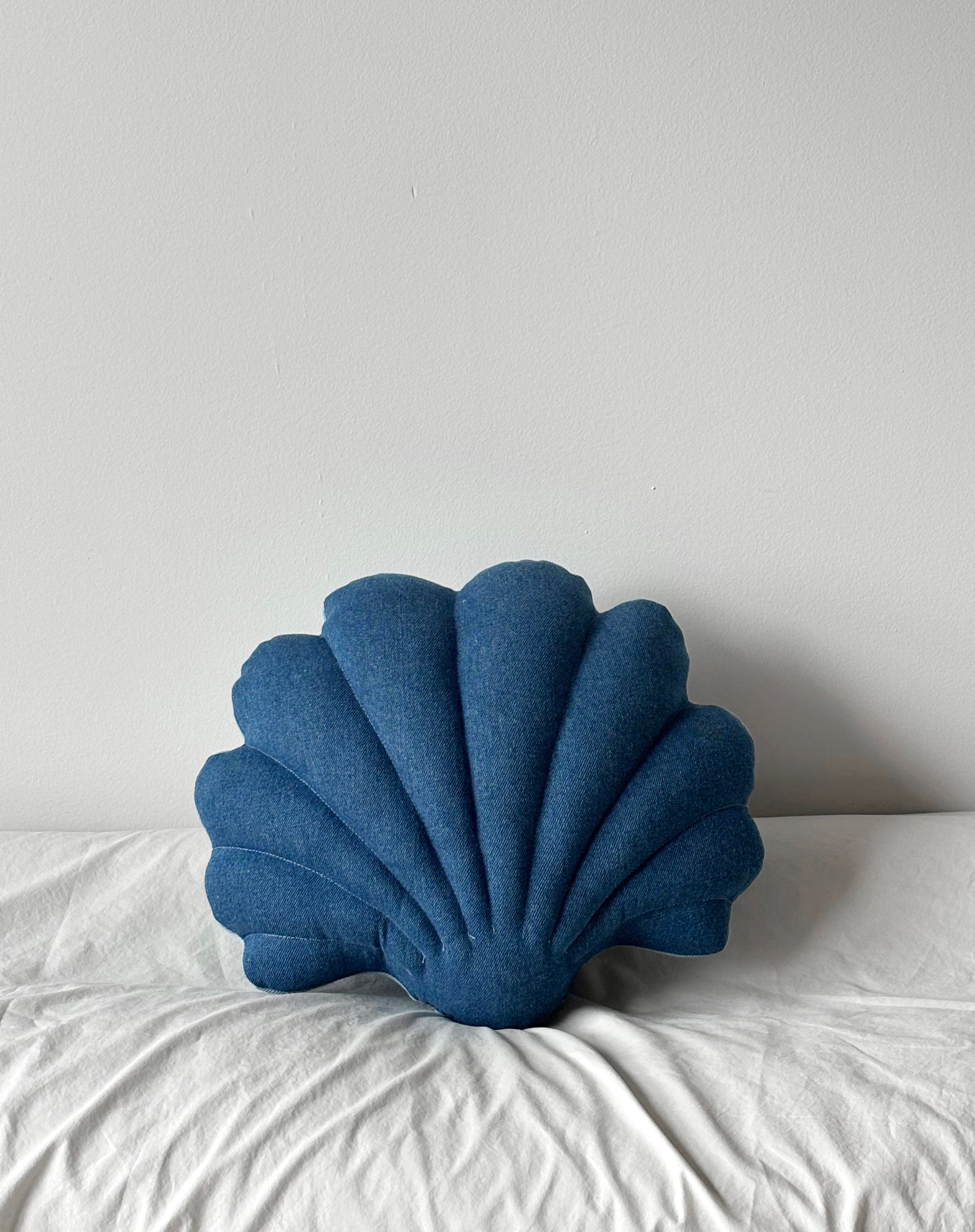 Small denim shell pillow N.6