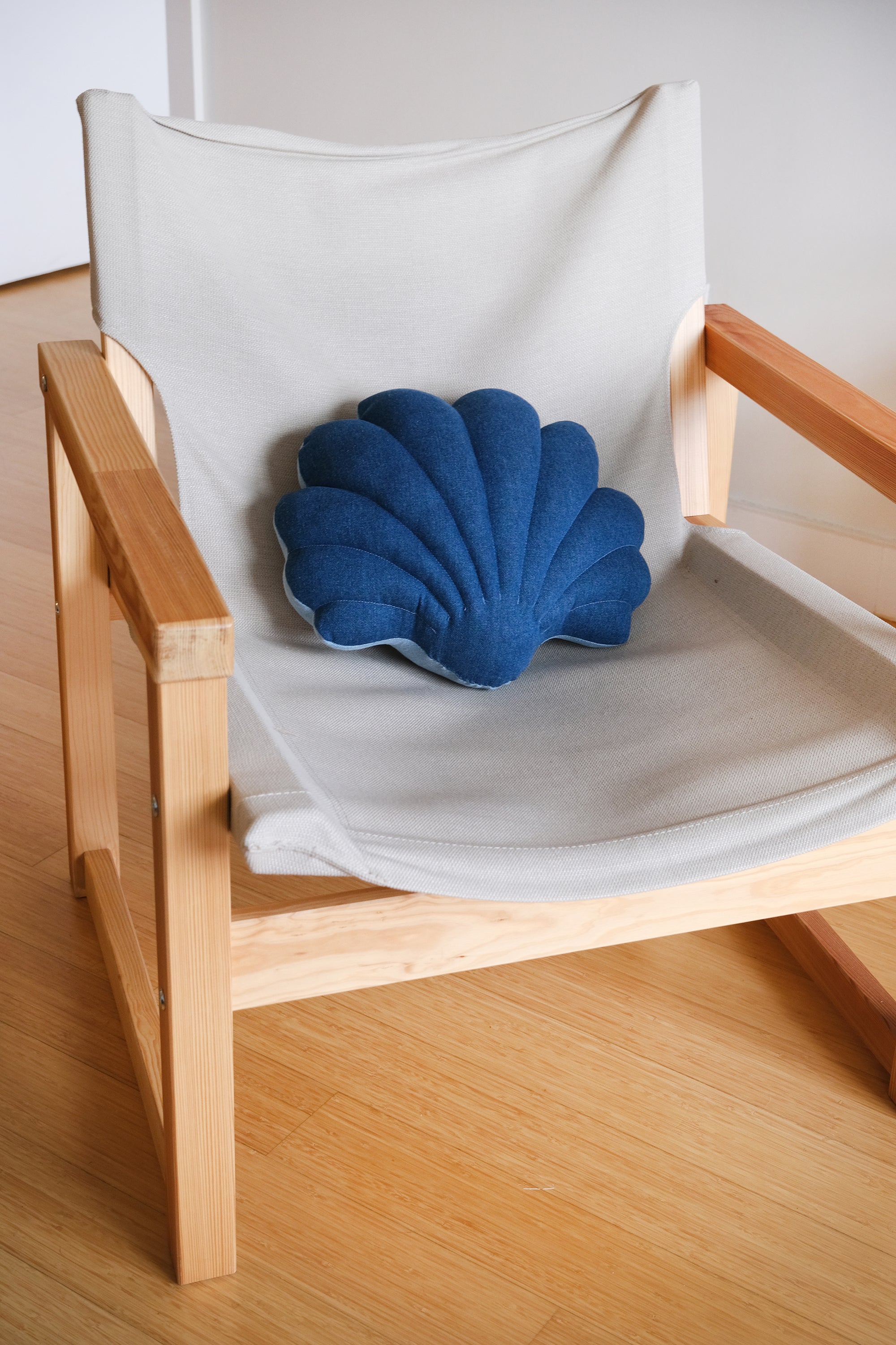 Small denim shell pillow N.6