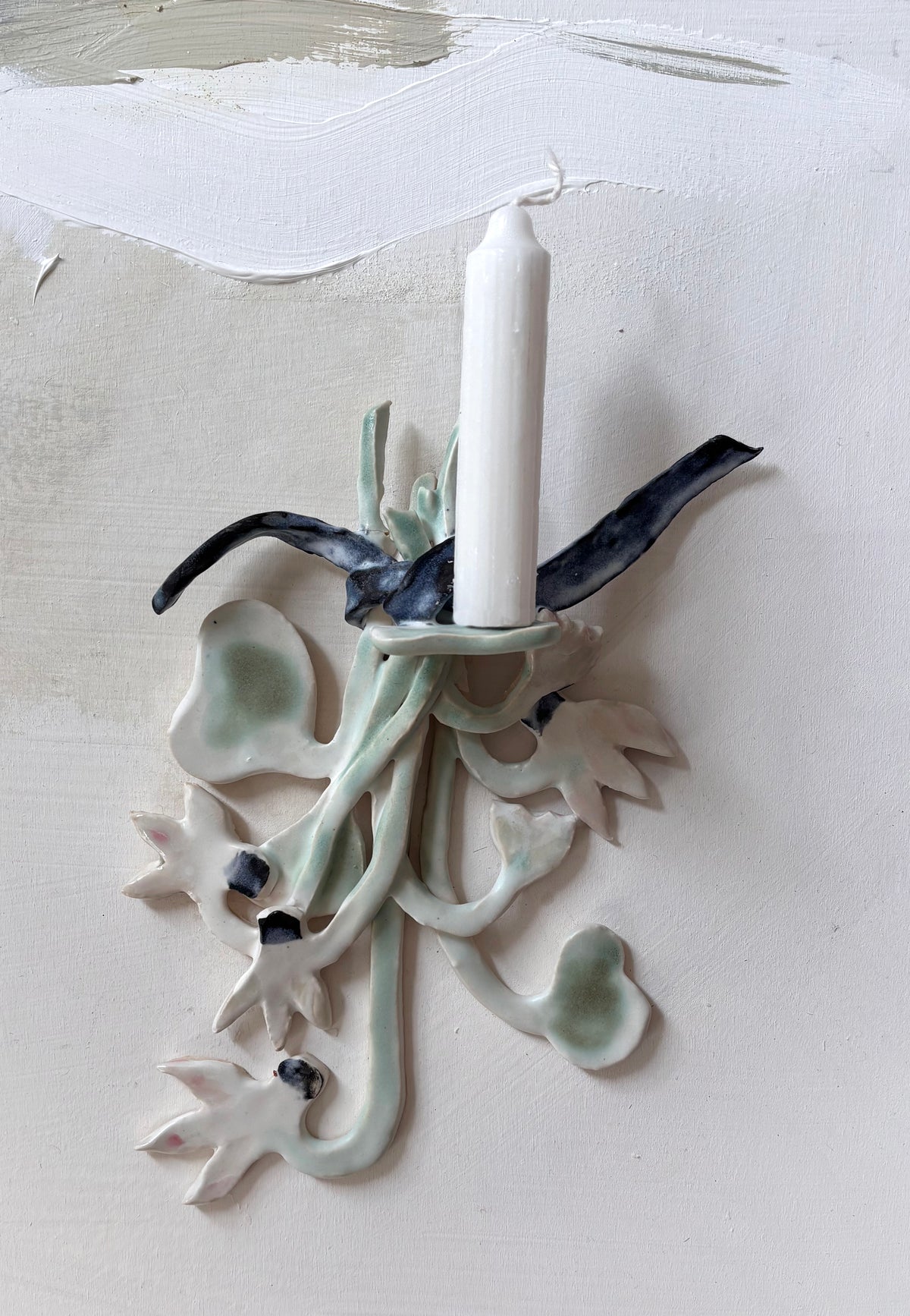 Hanging Cyclmens bouquet wall candle holder