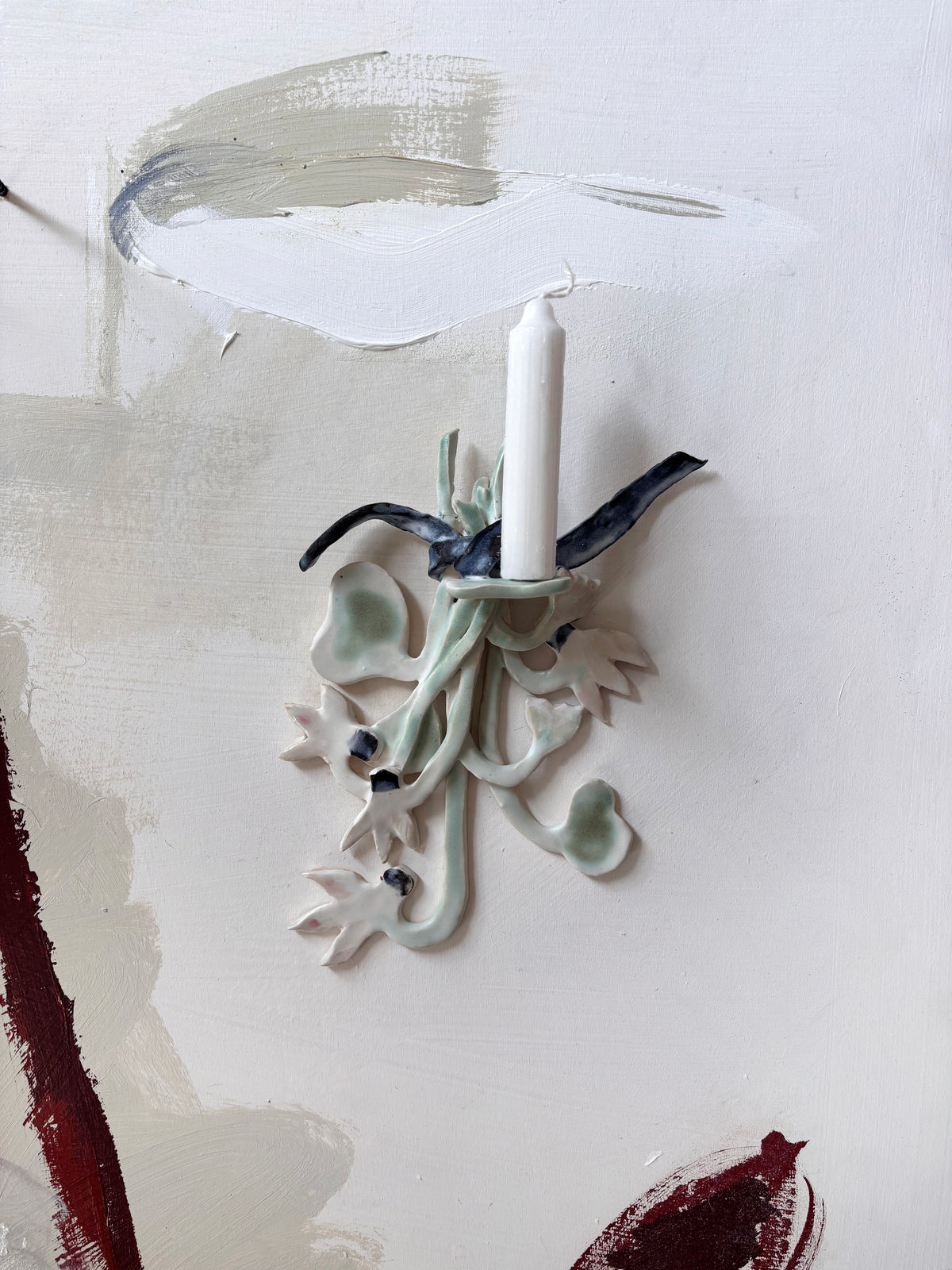 Hanging Cyclmens bouquet wall candle holder