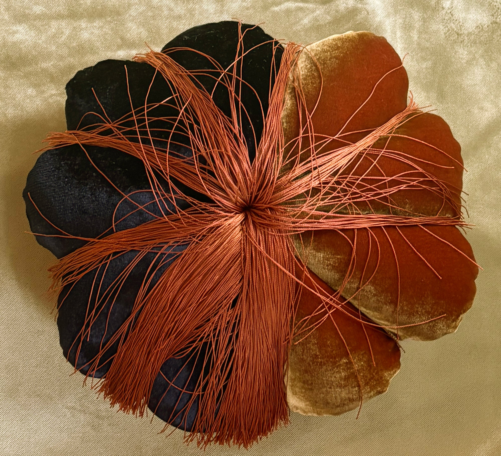 FULL BLOOM, OCHER & OCHRE / BLACK - OCHER OR BLACK TASSEL