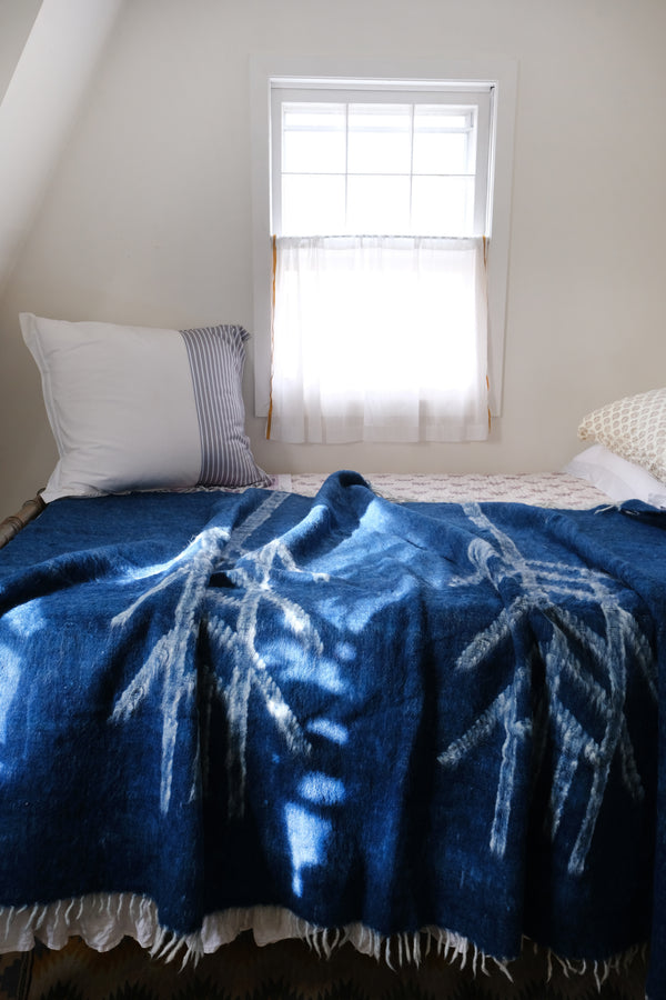 Wheat wool blanket - Indigo blue & White