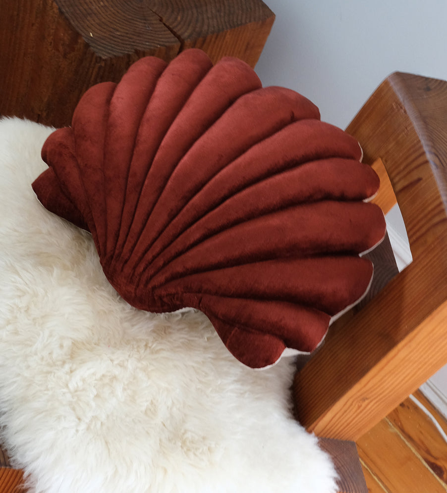 SHELL PILLOWS IN VELVET - BURNT UMBER