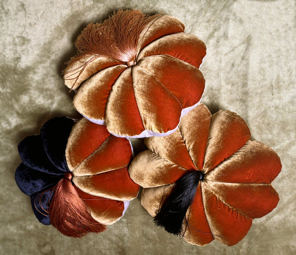 FULL BLOOM, OCHER & OCHRE / BLACK - OCHER OR BLACK TASSEL