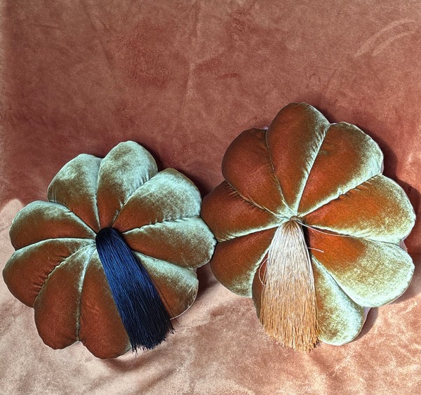 FULL BLOOM, OCHER & OCHRE / BLACK - OCHER OR BLACK TASSEL