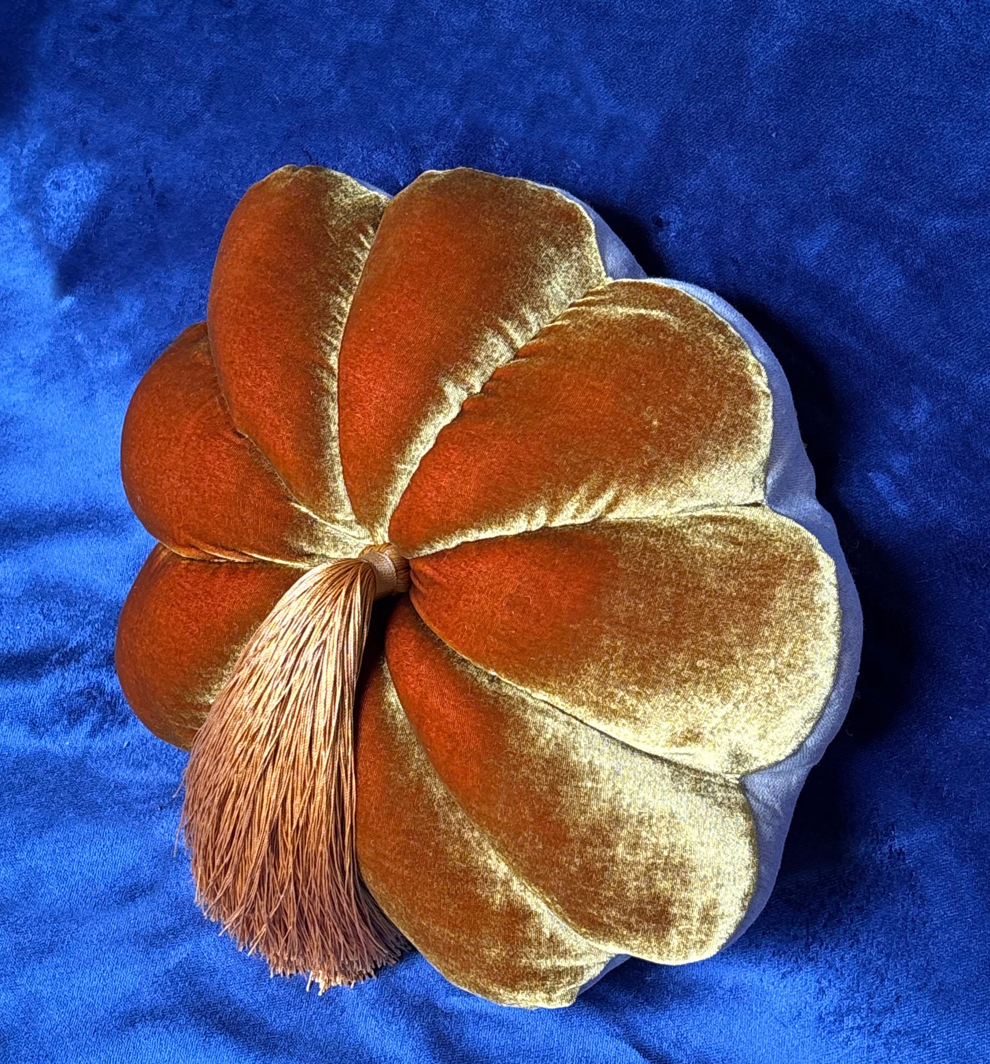 FULL BLOOM, OCHER & OCHRE / BLACK - OCHER OR BLACK TASSEL
