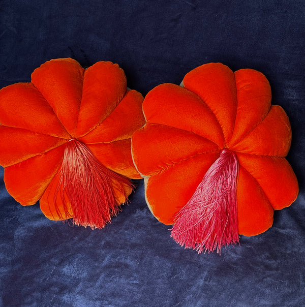 FULL BLOOM, ORANGE - PINK TASSEL