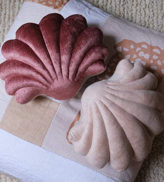 Pair of Small Shell pillows - Coral & Terracotta