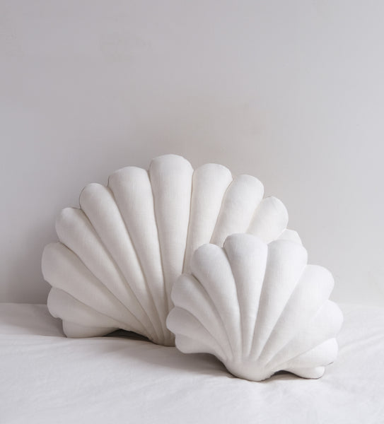 貝殻型ホワイトクッション SHELL PILLOWS - WHITE CHALK LINEN – tamar mogendorff