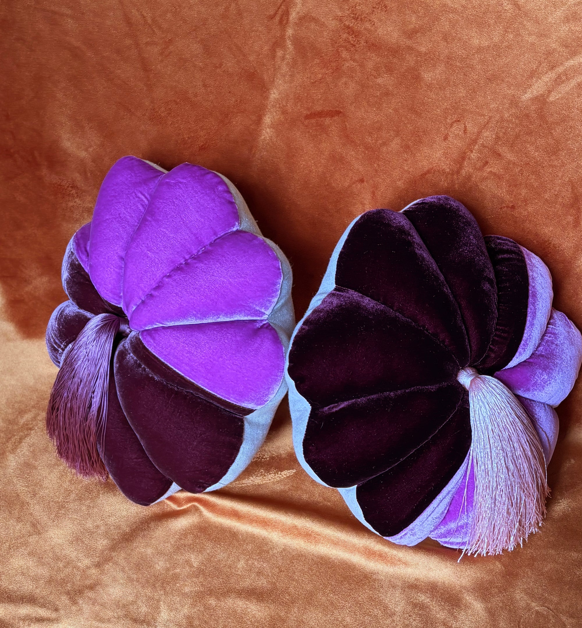 FULL BLOOM, PLUM / FUCSIA - DARK OCHER TASSEL