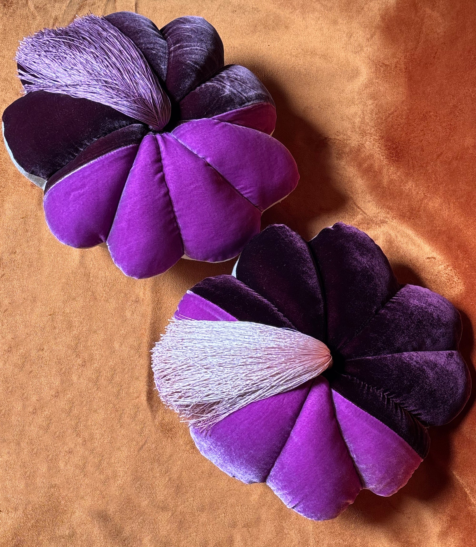 FULL BLOOM, PLUM / FUCSIA - DARK OCHER TASSEL