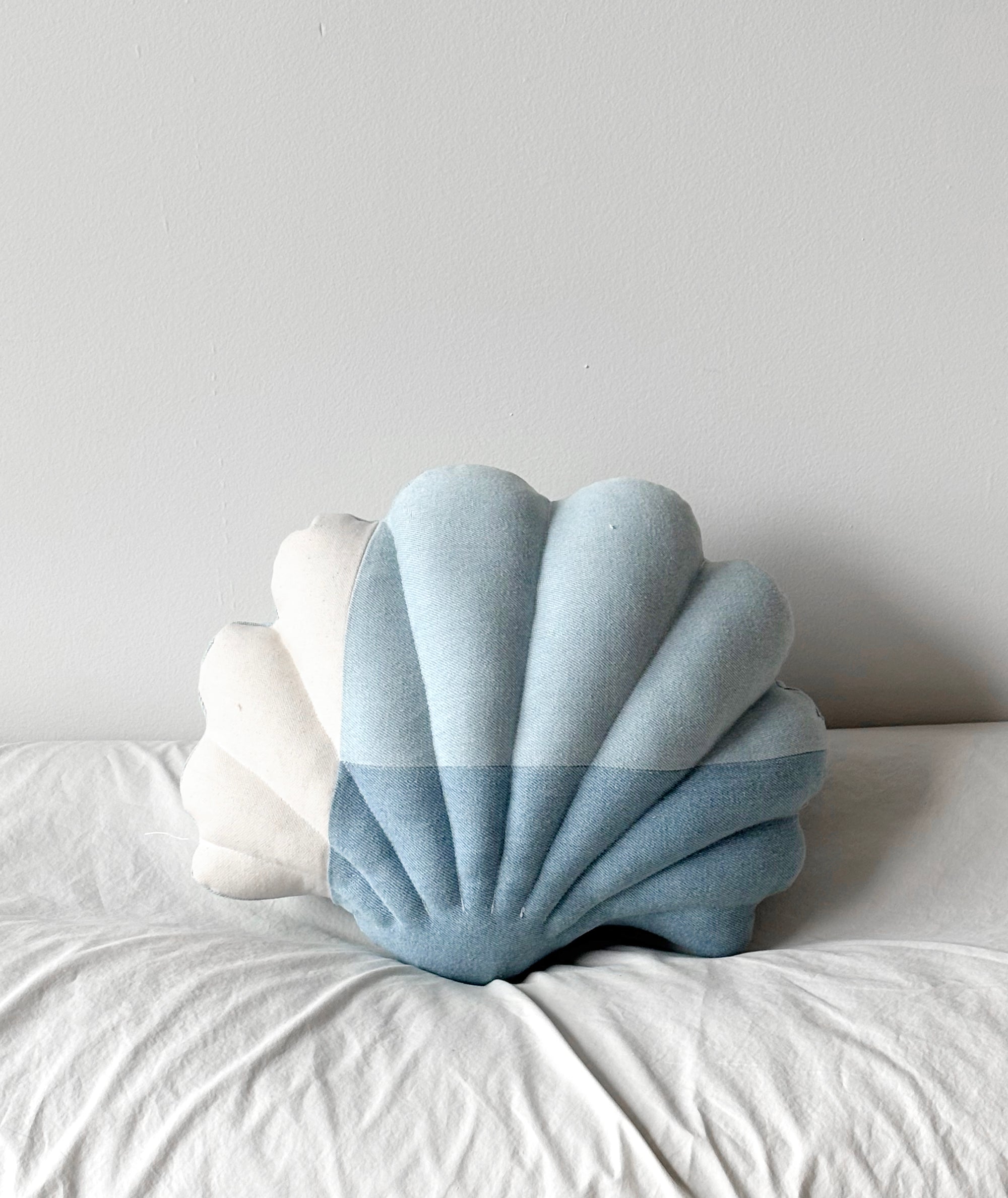 Small denim shell pillow N.4