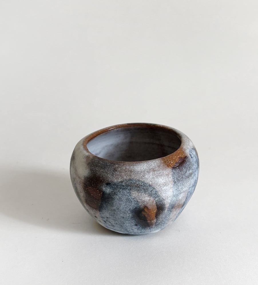 Black flower tiny vase