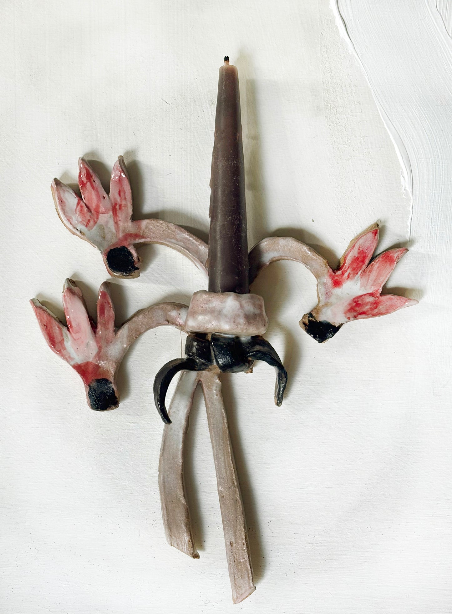 Cyclamens boutonniere wall candle holder
