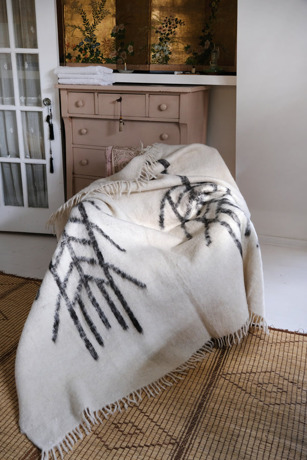Wheat wool blanket - White & Chalk Black