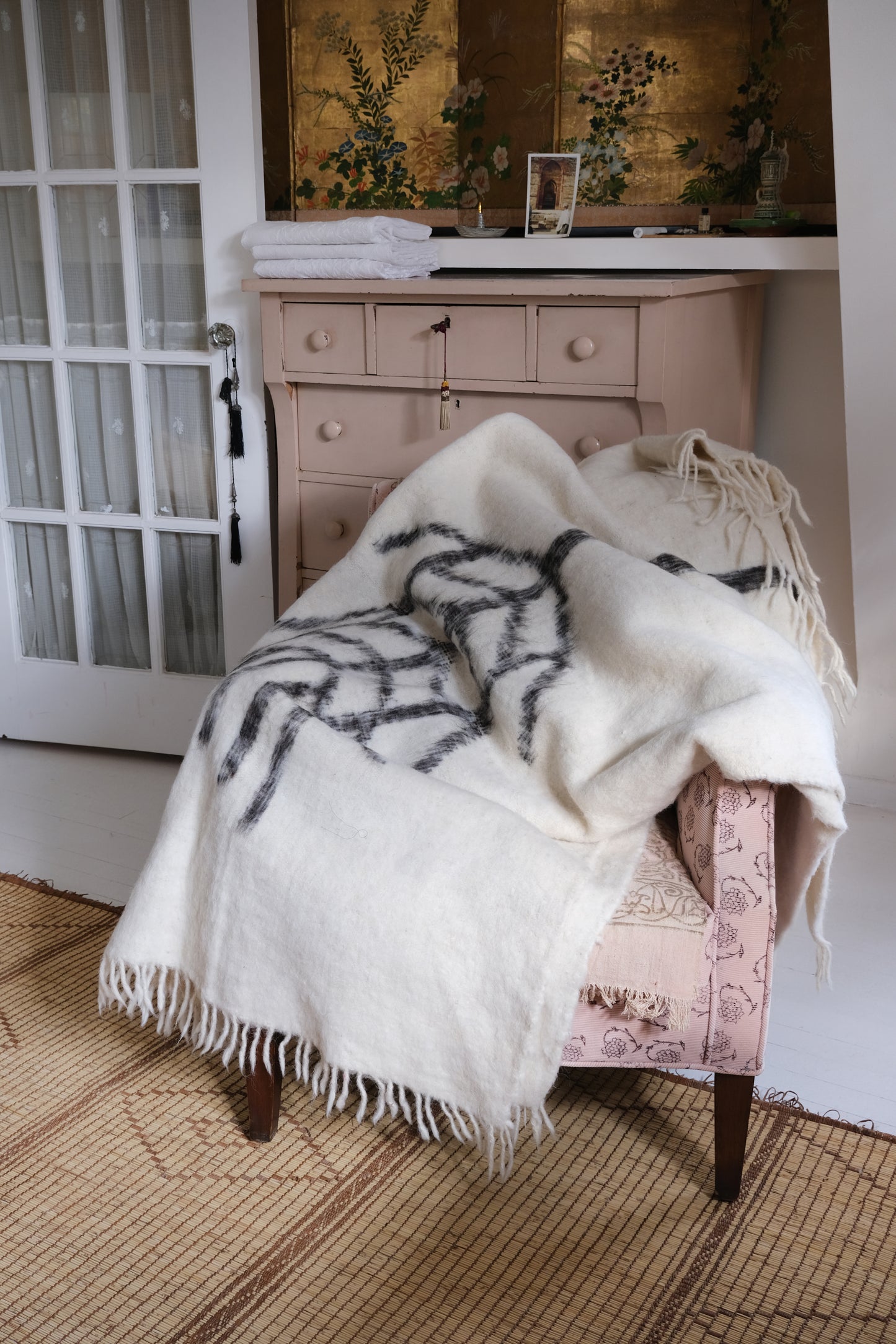 Wheat hand woven wool blanket - White & Chalk Black
