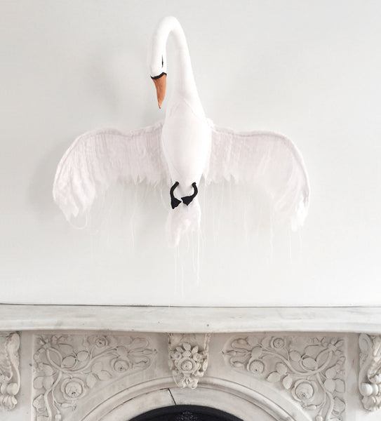 Wall mounted Swan White