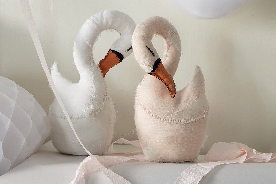 Porcelain -  Photos by Ngoc Minh Ngo